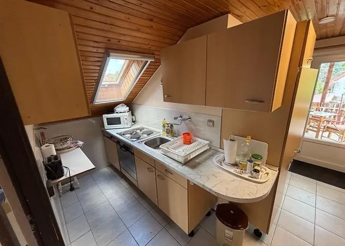 Eden Денешдиаш